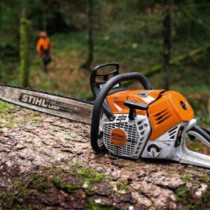 Tronçonneuse thermique 25cm STIHL MS 151 TC-E