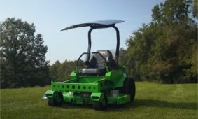 Tondeuse autoportée MEAN GREEN MAJORIS CXR - YouTube Exclusivité : Nouvelles tondeuses mulching à batterie